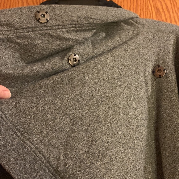 Lululemon - Picture 5 of 6